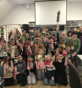 Międzypokoleniowe warsztaty tworzenia palm wielkanocnych